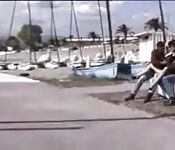 Les melons de Lolo attirent deux bites