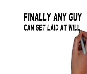 Blonde française chevauche une bite sur le canapé