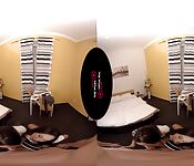 Carolina Abril et Cassie del Isla dans un plan à trois en réalité virtuelle