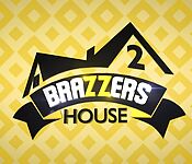 Secrétaire plantureuse veut la bite du patron