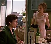 Eva Green nue et couche dans le film Dreamers