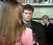 Laure Sinclair baisée dans les toilettes