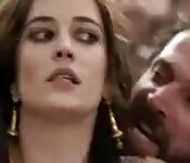 La Française Eva Green Camelot s01e02