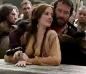 La Française Eva Green Camelot s01e02