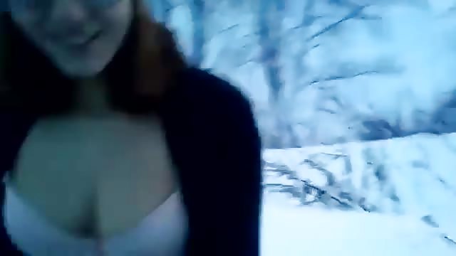Scène de sexe amateur dans la neige